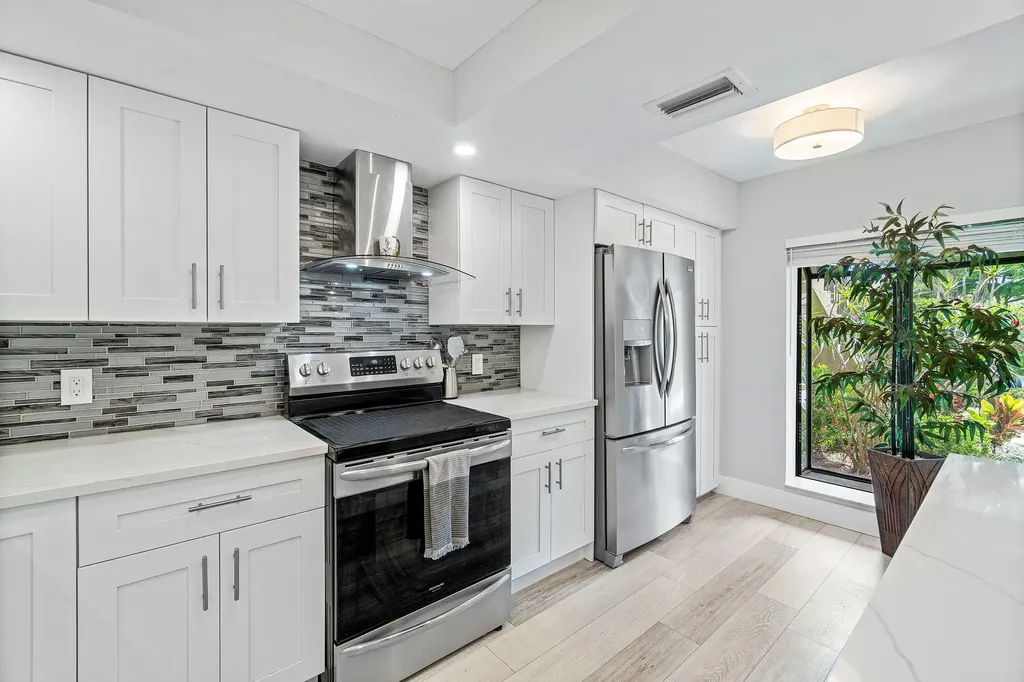 5121 Oakhill Lane Delray Beach FL 33484