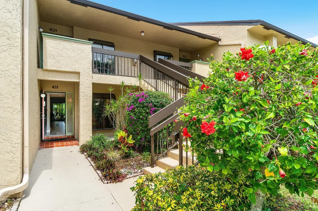 5121 Oakhill Lane Delray Beach FL 33484