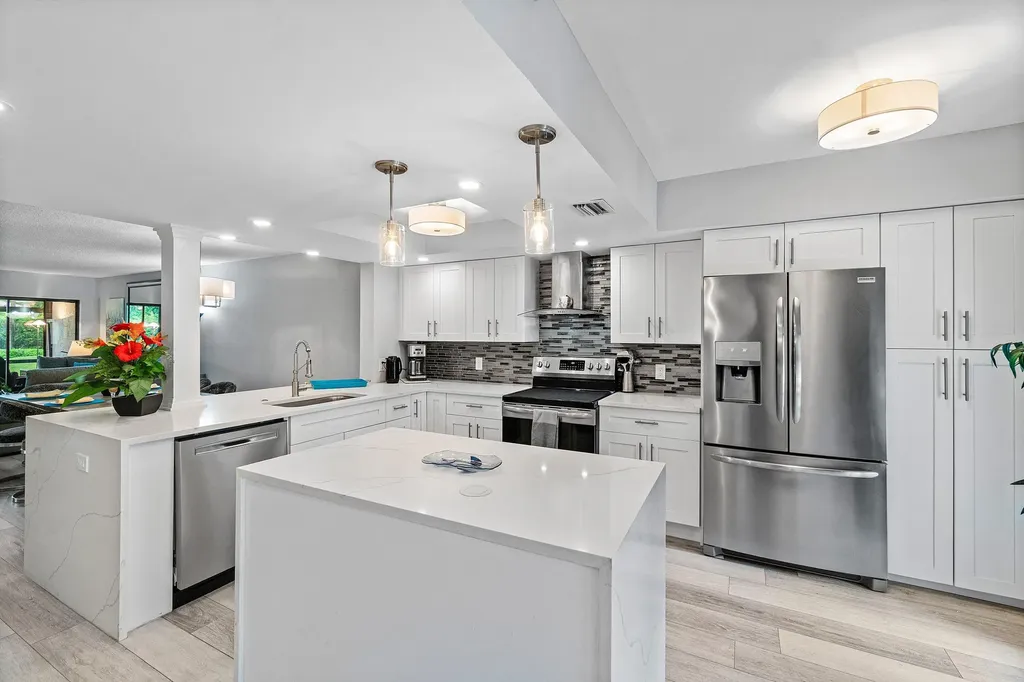 5121 Oakhill Lane Delray Beach FL 33484