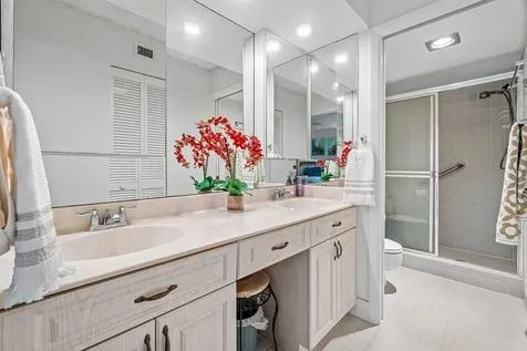 5121 Oakhill Lane Delray Beach FL 33484