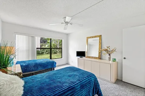 5121 Oakhill Lane Delray Beach FL 33484