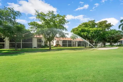 5121 Oakhill Lane Delray Beach FL 33484