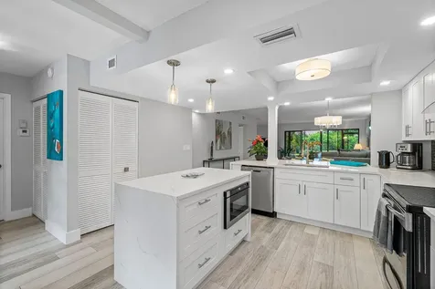 5121 Oakhill Lane Delray Beach FL 33484