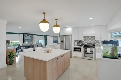 5711 Bayview Drive Fort Lauderdale FL 33308
