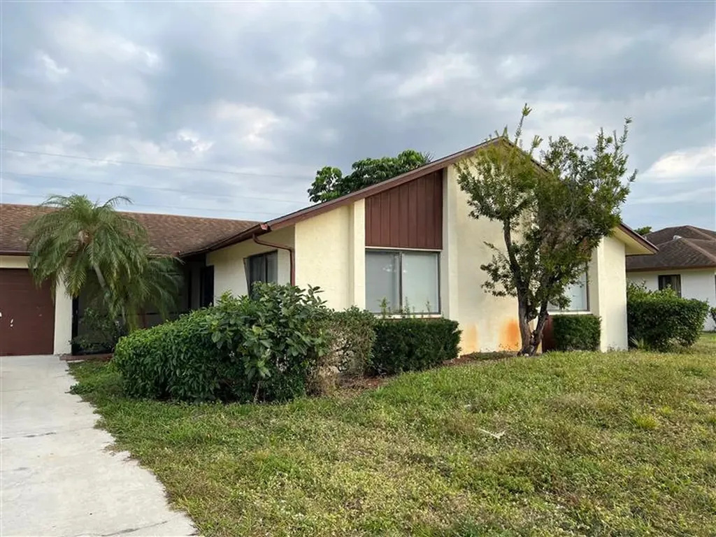 609 White Water Drive West Palm Beach FL 33413