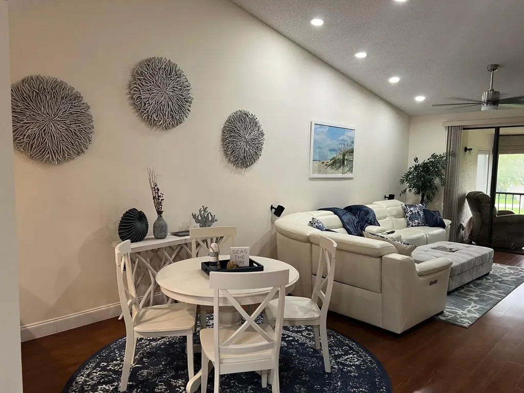 7599 Glendevon Lane Delray Beach FL 33446