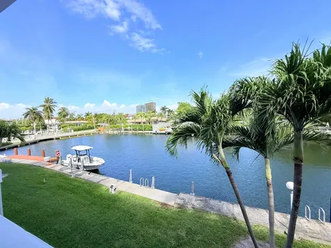 470 Paradise Isle Boulevard Hallandale Beach FL 33009