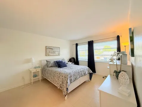 470 Paradise Isle Boulevard Hallandale Beach FL 33009