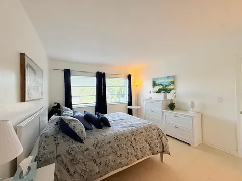 470 Paradise Isle Boulevard Hallandale Beach FL 33009