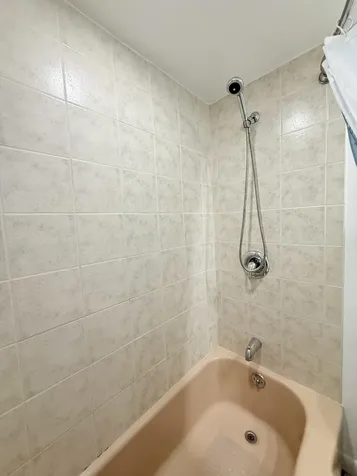 470 Paradise Isle Boulevard Hallandale Beach FL 33009