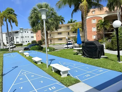 470 Paradise Isle Boulevard Hallandale Beach FL 33009