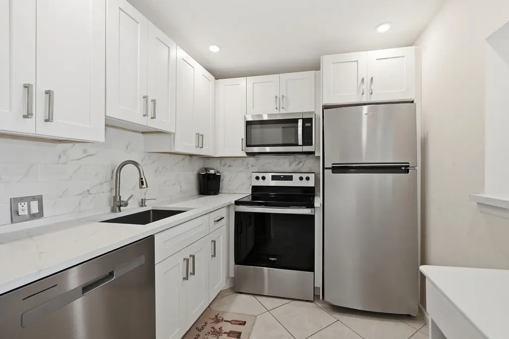 314 Brighton Boca Raton FL 33434