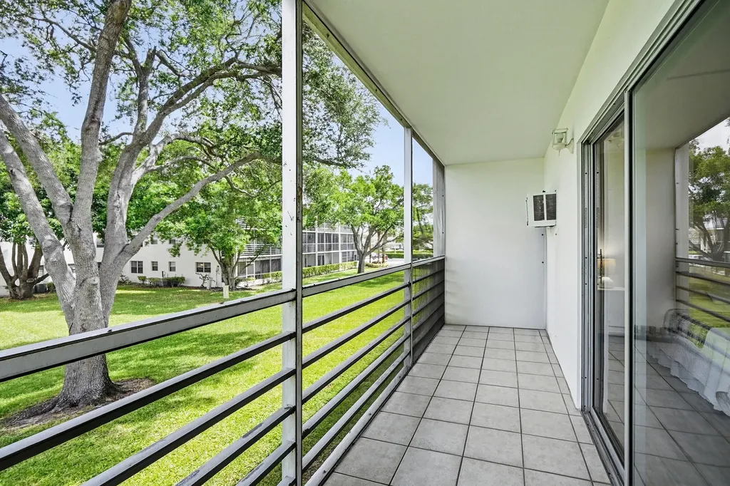 314 Brighton Boca Raton FL 33434
