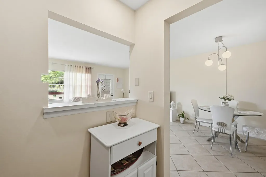 314 Brighton Boca Raton FL 33434