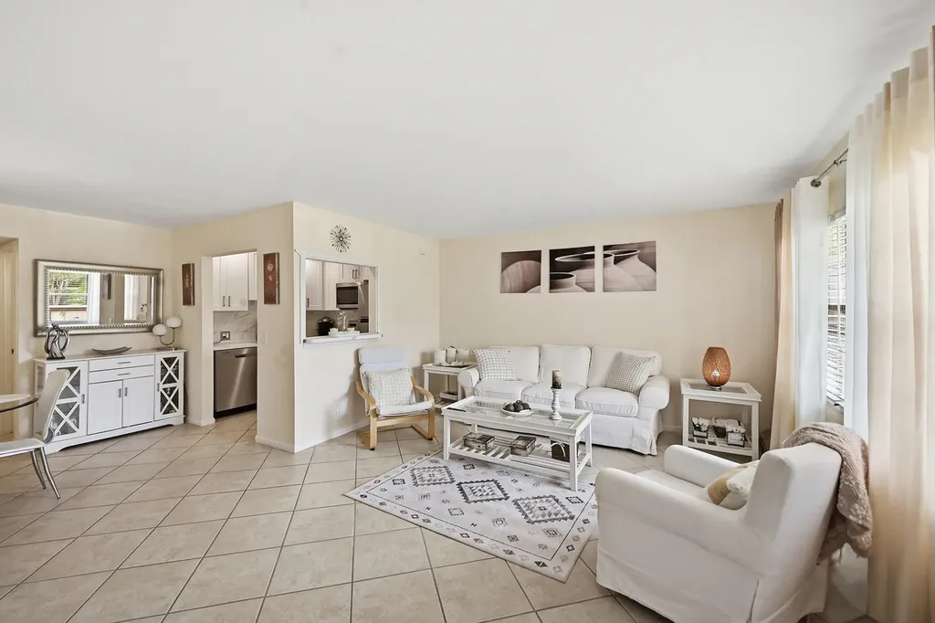 314 Brighton Boca Raton FL 33434