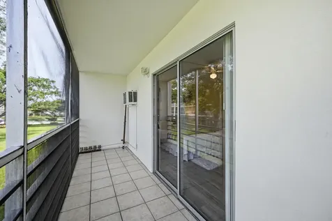 314 Brighton Boca Raton FL 33434