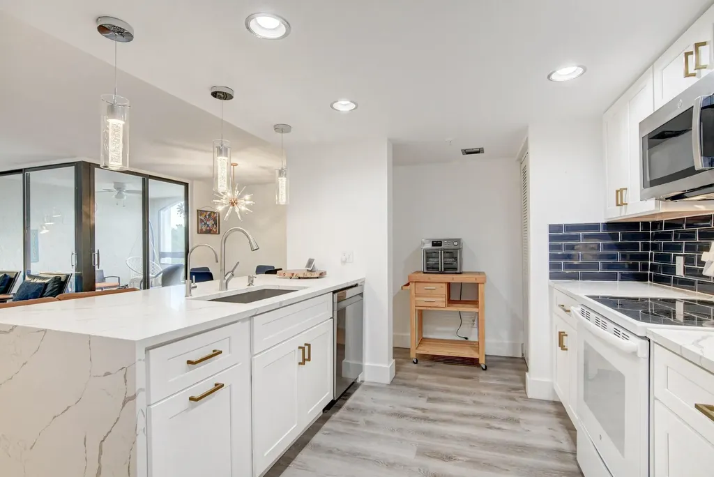 1915 Lavers Circle Delray Beach FL 33444