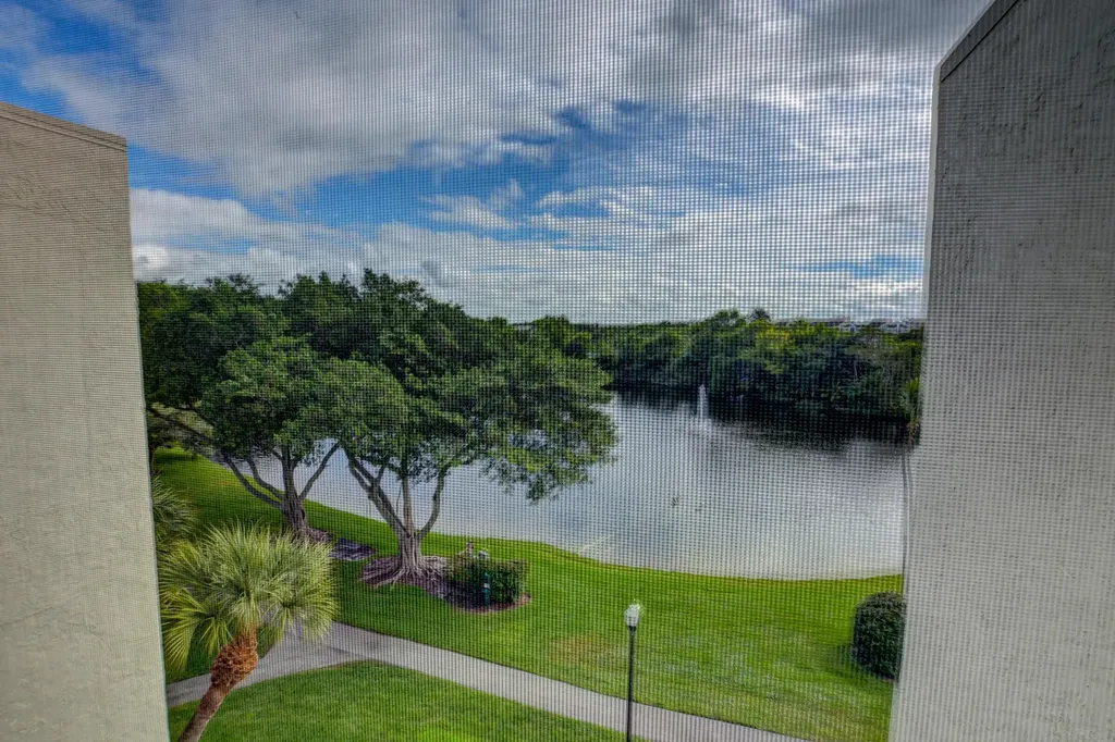 1915 Lavers Circle Delray Beach FL 33444