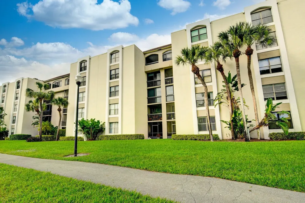 1915 Lavers Circle Delray Beach FL 33444