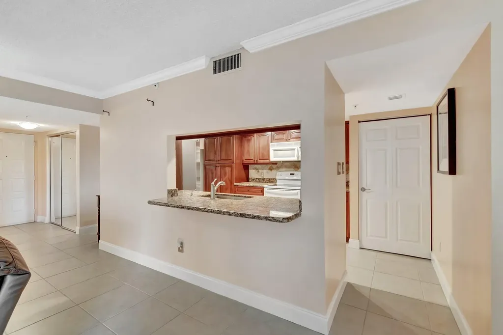 1915 Lavers Circle Delray Beach FL 33444