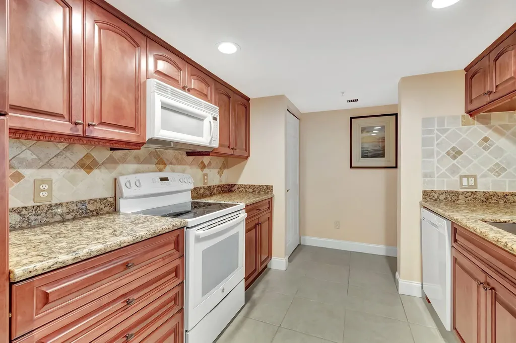 1915 Lavers Circle Delray Beach FL 33444