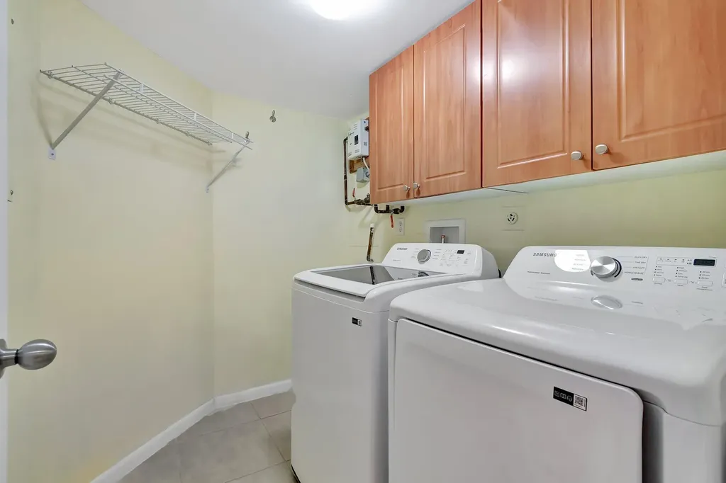 1915 Lavers Circle Delray Beach FL 33444