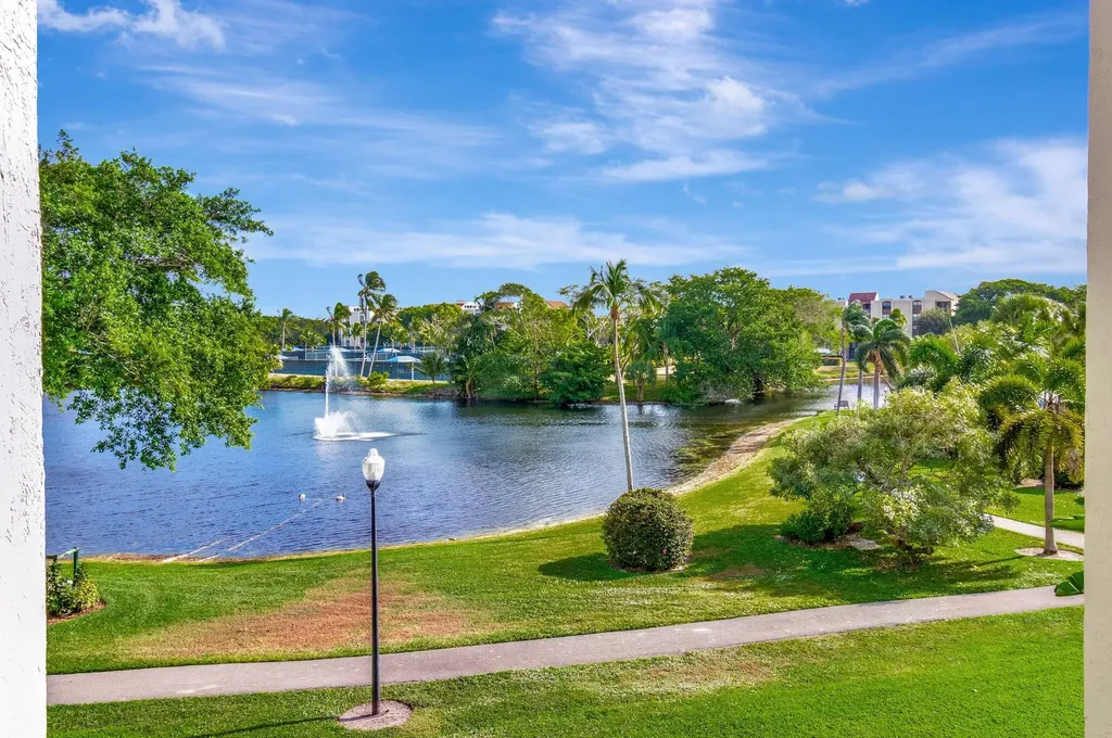 1915 Lavers Circle Delray Beach FL 33444