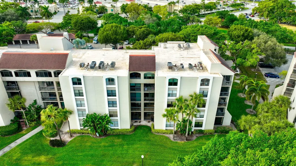 1915 Lavers Circle Delray Beach FL 33444