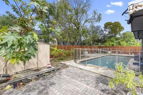 1408 SW 75th Avenue North Lauderdale FL 33068