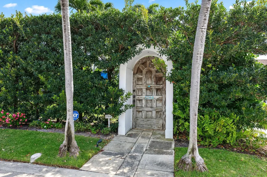 7704 Martin Avenue West Palm Beach FL 33405