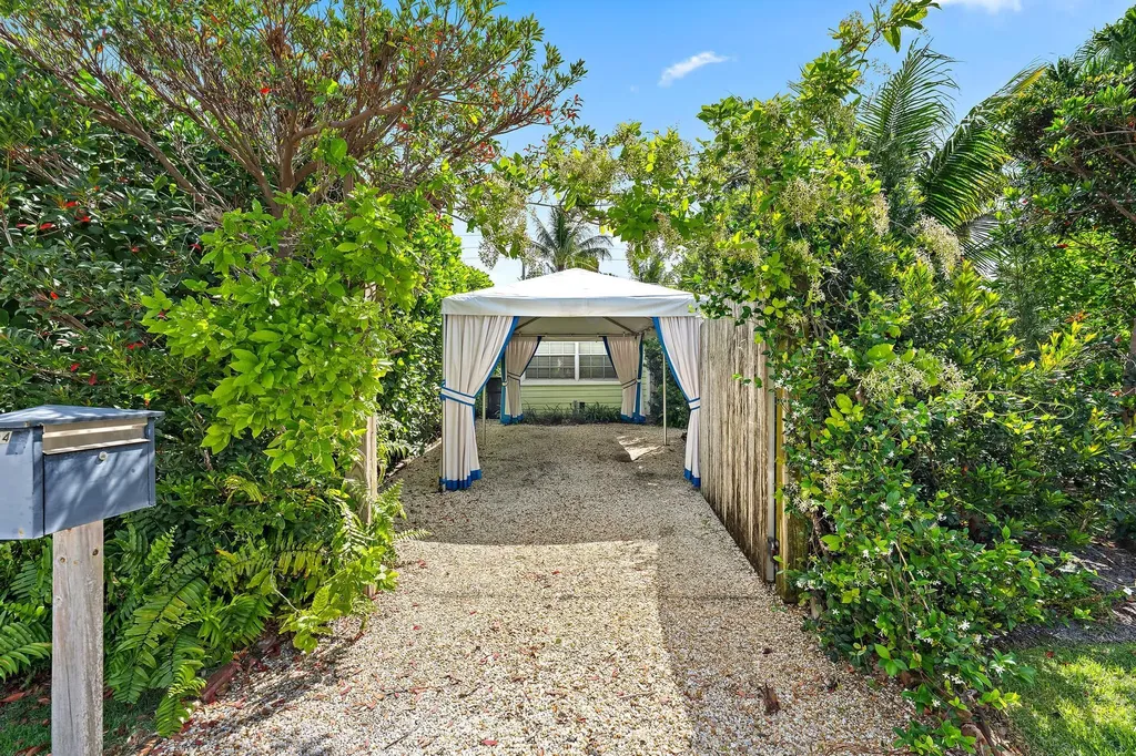 7704 Martin Avenue West Palm Beach FL 33405