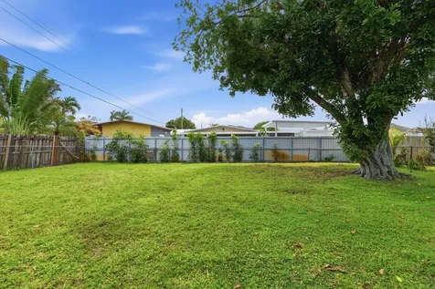 7670 NW 11th Court Pembroke Pines FL 33024