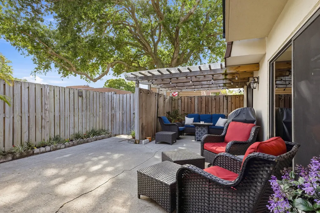 1807 18th Lane Palm Beach Gardens FL 33418