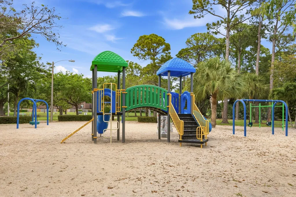 1807 18th Lane Palm Beach Gardens FL 33418