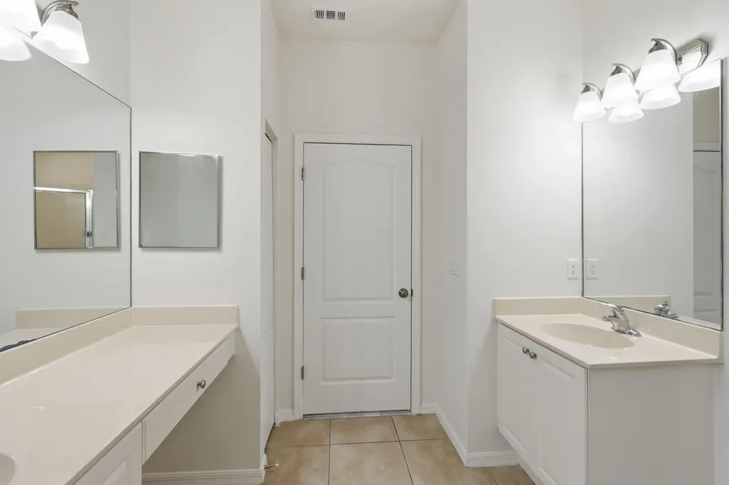 9573 SW Flowermound Circle Port St Lucie FL 34987