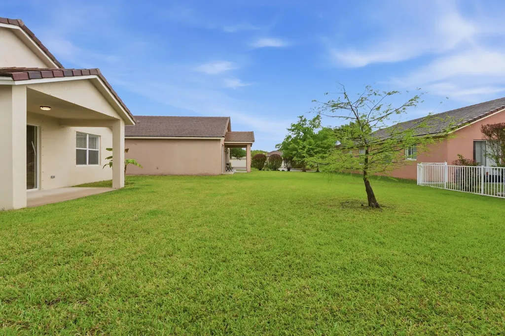 9573 SW Flowermound Circle Port St Lucie FL 34987
