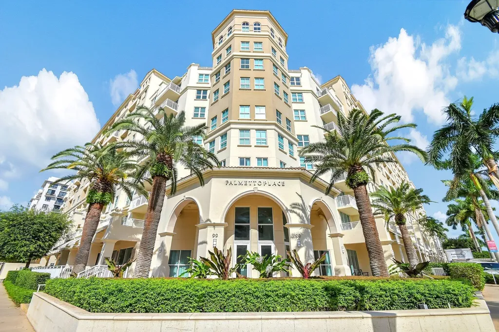 99 SE Mizner Boulevard Boca Raton FL 33432