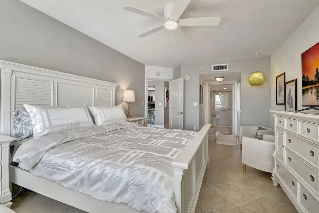99 SE Mizner Boulevard Boca Raton FL 33432