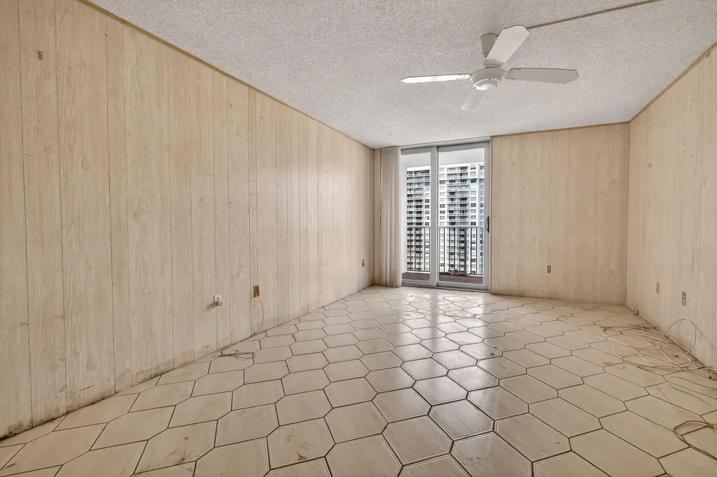 2851 NE 183rd Street Aventura FL 33160