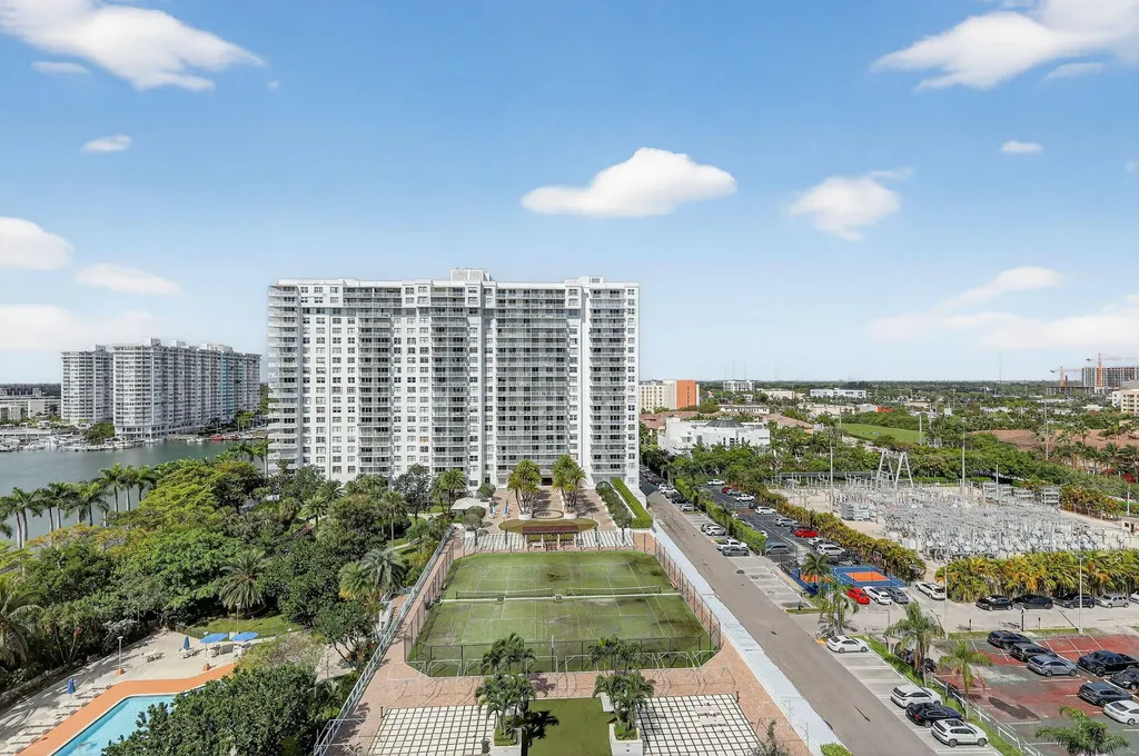 2851 NE 183rd Street Aventura FL 33160
