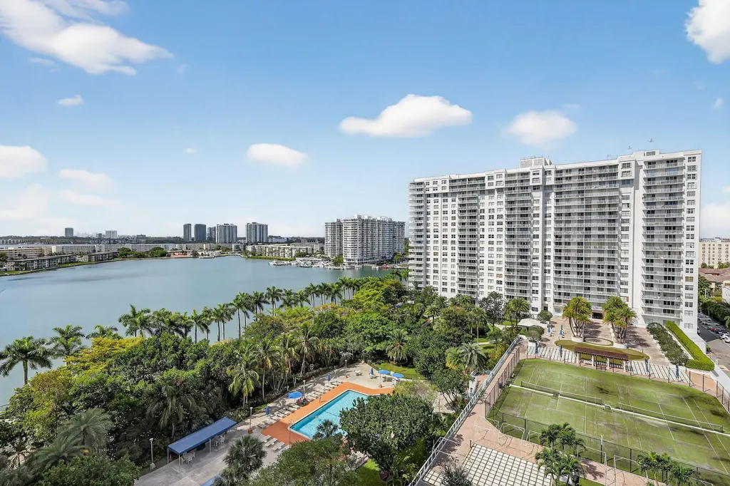 2851 NE 183rd Street Aventura FL 33160