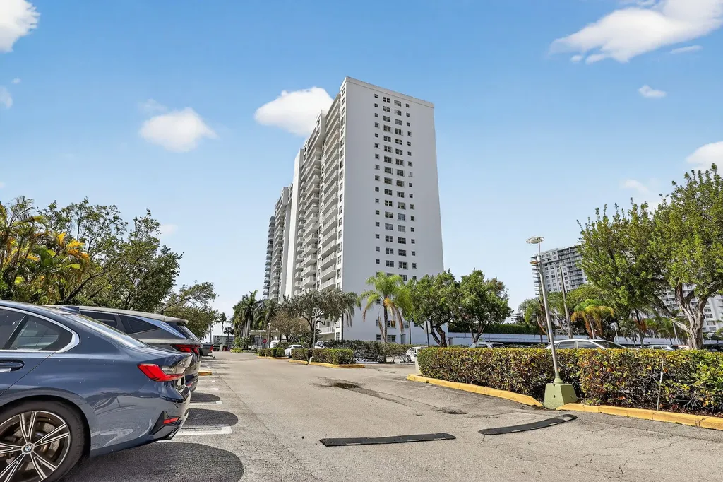 2851 NE 183rd Street Aventura FL 33160
