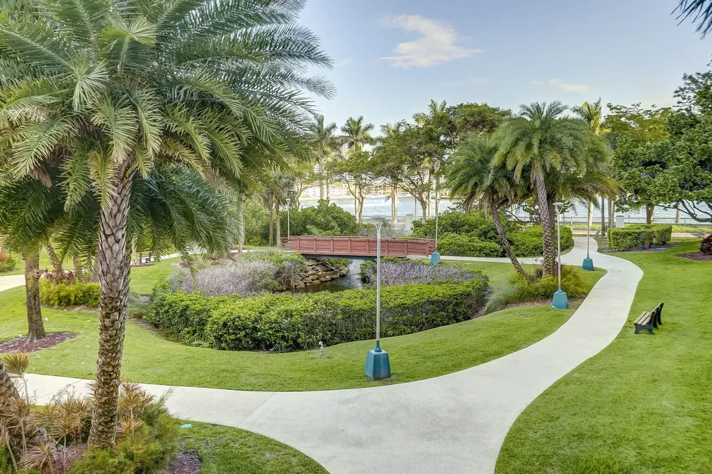 2851 NE 183rd Street Aventura FL 33160