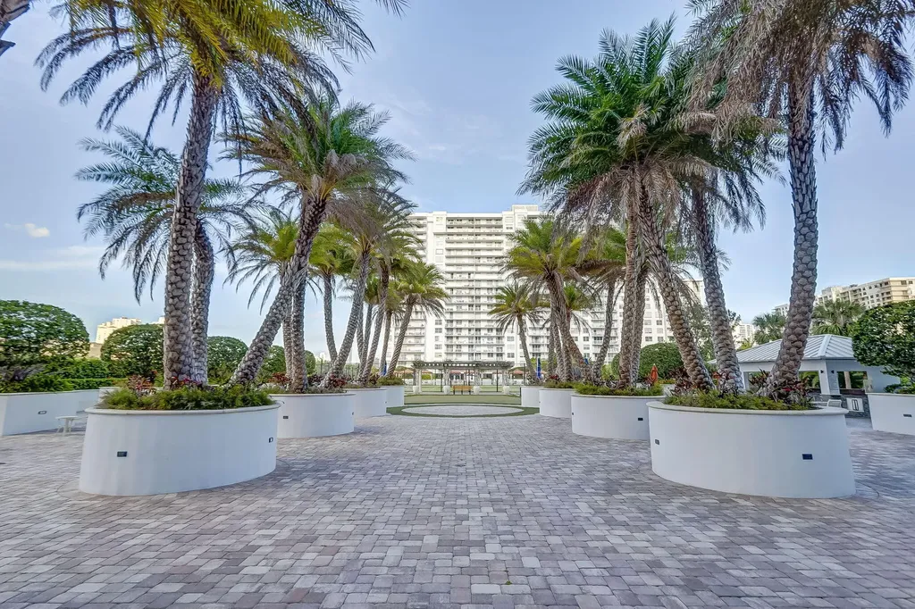 2851 NE 183rd Street Aventura FL 33160