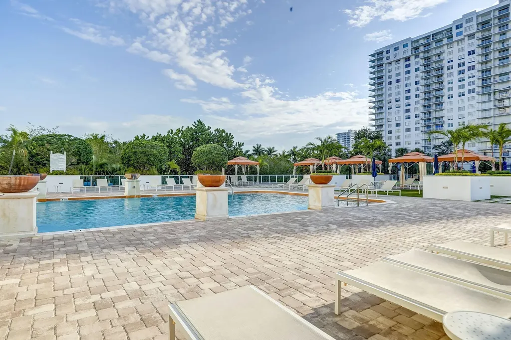 2851 NE 183rd Street Aventura FL 33160