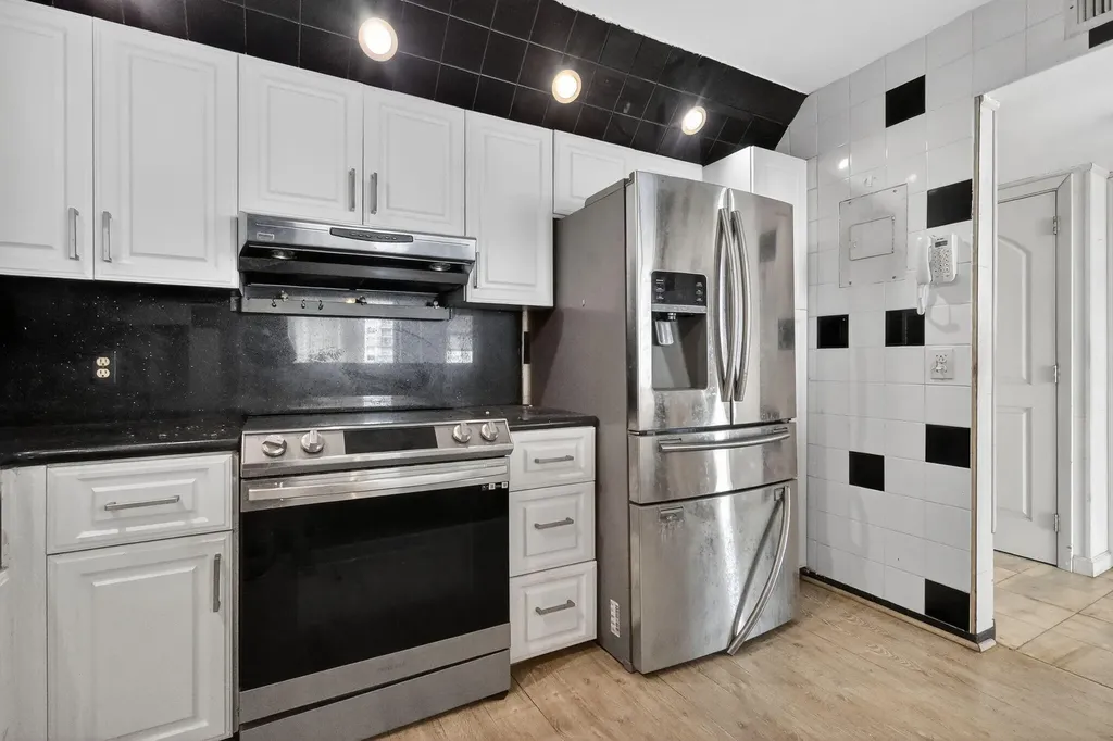 2851 NE 183rd Street Aventura FL 33160