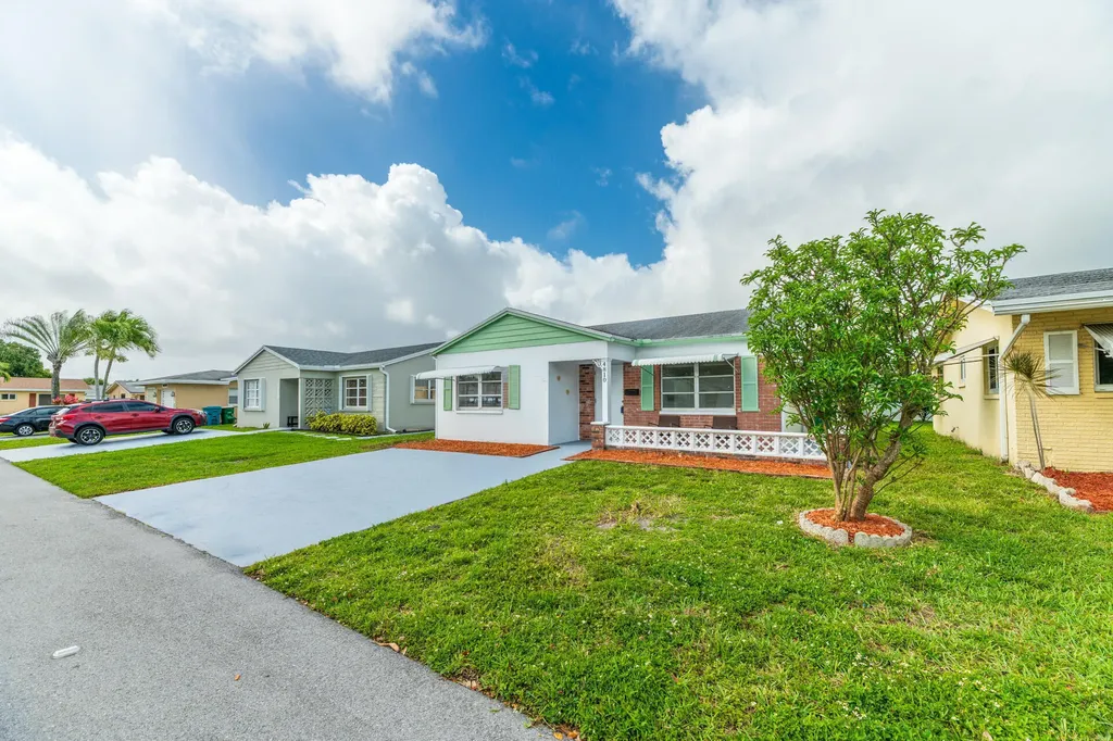 4810 NW 49th Drive Tamarac FL 33319