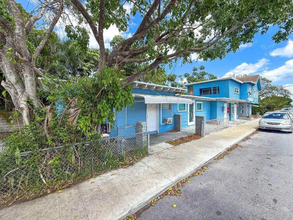 714 N 4th Avenue Avenue N Lake Worth Beach FL 33460