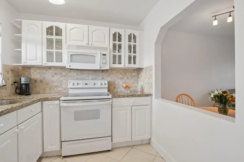 8305 Sunrise Lakes Boulevard Sunrise FL 33322