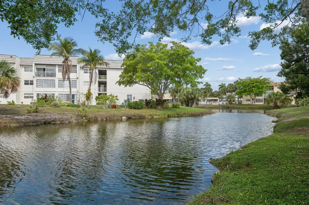 8305 Sunrise Lakes Boulevard Sunrise FL 33322